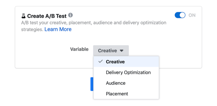 Setarea de testare a anunțului Facebook a / b care prezintă opțiunile variabile de creativitate, optimizare a difuzării, audiență și plasare