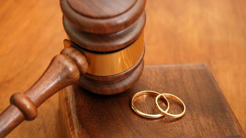 Decizie surprinzătoare din partea Curții Supreme! Să scuipe pe soacra provoacă divorțul