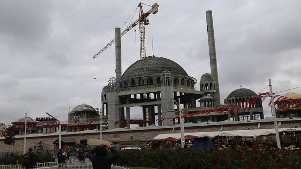 Moscheea Taksim asteapta 2.500 de oameni