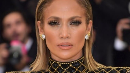 Inelul lui Jennifer Lopez a fost ridiculizat!
