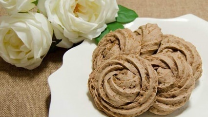 Cum se fac prăjiturele de trandafir acasă? Cum să dai forma cookie-ului de trandafir? 