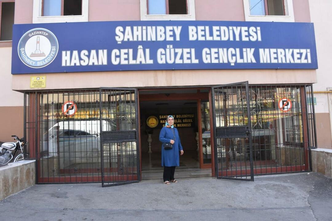 Zeliha Kılıç, care a venit la facilitățile din Şahinbey ca stagiar, a rămas ca educatoare