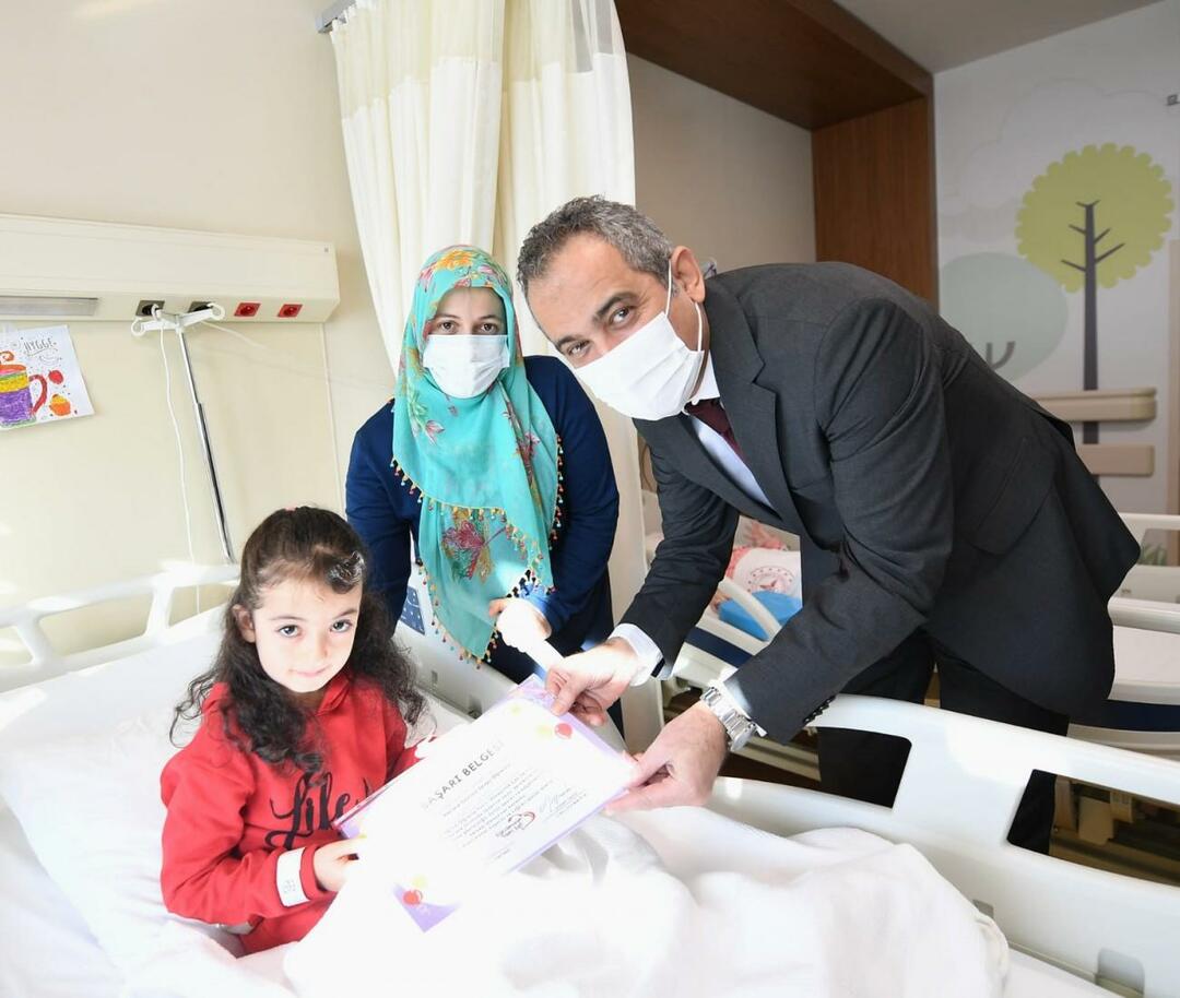 Emine Erdoğan le-a transmis dorințele sale de vindecare copiilor care au fost tratați în spital
