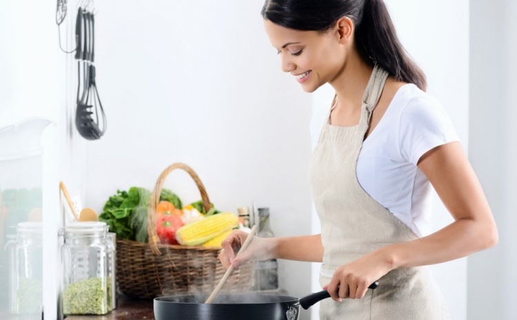 Cum trec mirosurile rele în bucătărie?
