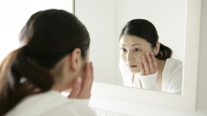 Care sunt simptomele dismorfofobiei (boala Mirror)? Există vreun tratament?