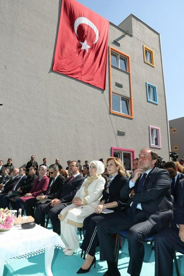 Prima Doamnă Erdoğan: În ultimii 17 ani au fost angajați aproape 55 de mii de persoane cu dizabilități
