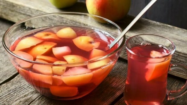 Rețetă delicioasă de compot de mere la căldură de vară! Cum se face compot de mere?