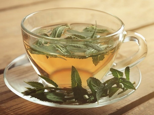 Printre ceaiurile din plante, salvia este cea mai eficientă pentru sănătatea dentară.