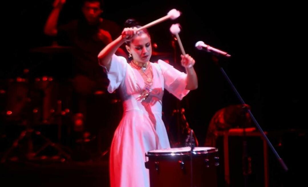 Emel Mathlouthi „Îmi dedic concertul din Istanbul palestinienilor”