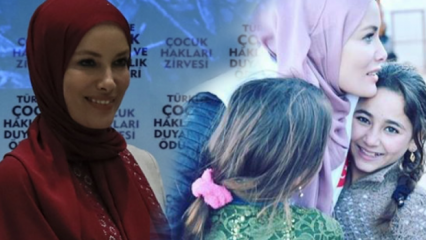 Actrița Hijab Gamze Özçelik este în drum spre Africa!