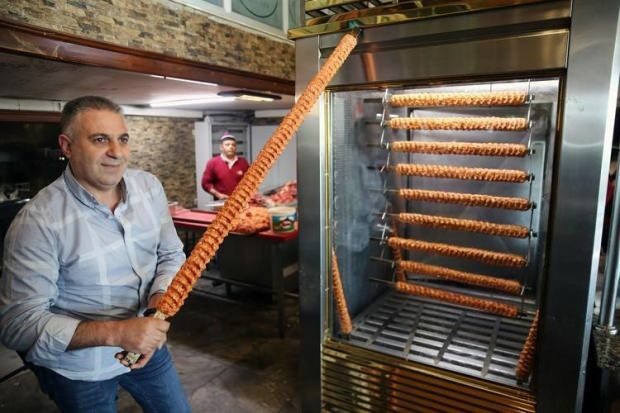 Un gust nou în Adana! Acest kebab Adana devine mai lung!
