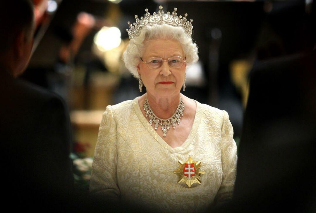 Regina Angliei II. Elisabeta