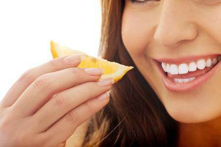 Fructe care elimină mirosul de usturoi