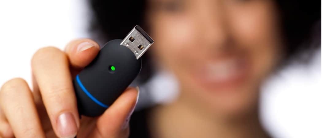Cum să criptați o unitate flash USB sau un card SD cu Windows 10