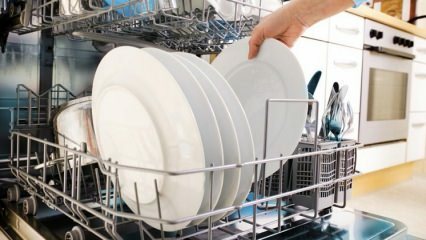 Cum se spală mai bine mașina de spălat vase? 