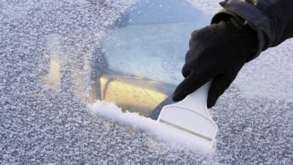 Cum să preveniți gheața de pe geamurile mașinii?
