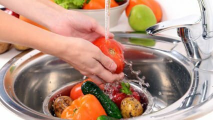Cum trebuie spălate fructele și legumele? Aceste erori provoacă otrăvire!