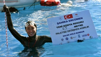 Șahika Ercümen a înregistrat recordul mondial coborând la 65 de metri!