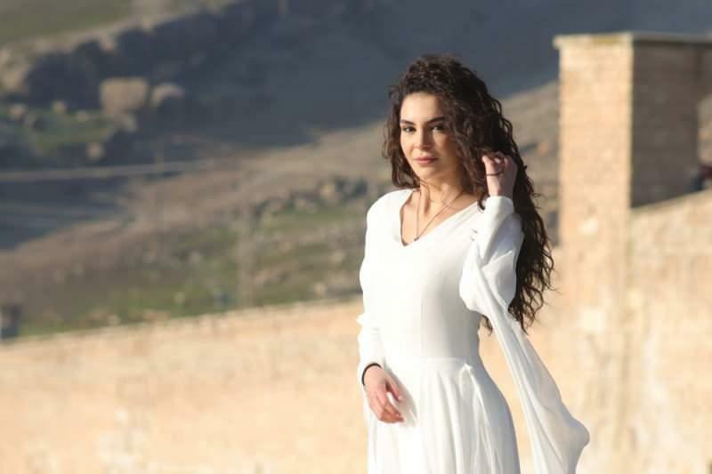 Actrița Ebru Șahin se pregătește pentru noua sa serie Destan!