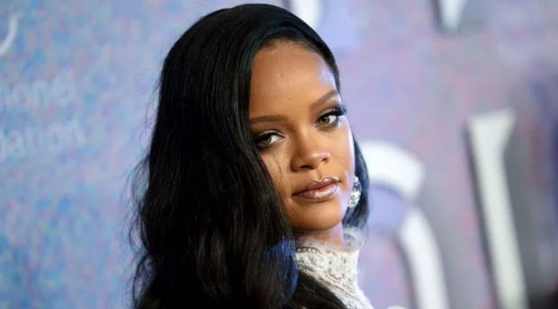 Rihanna a numit Trump un pacient mental