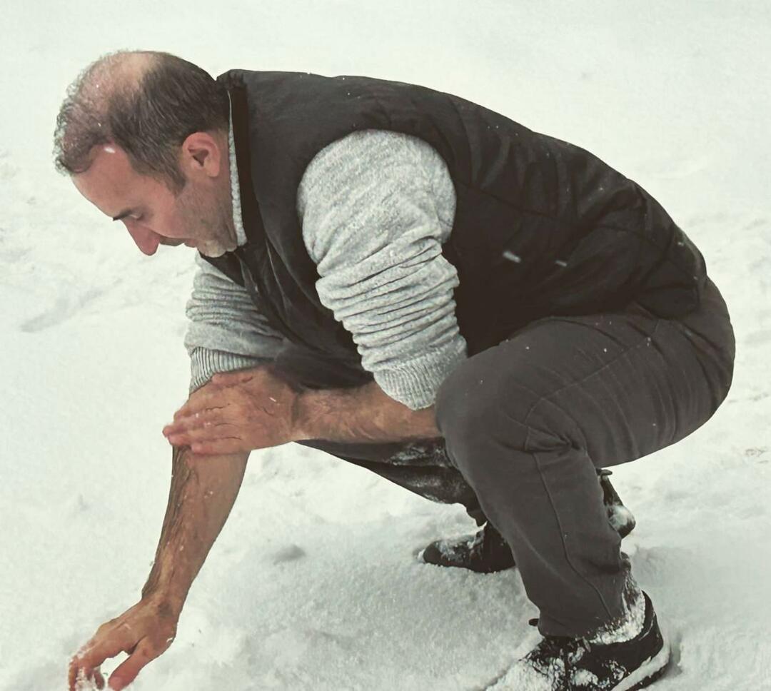 Ömer Karaoğlu a făcut abluție cu zăpadă