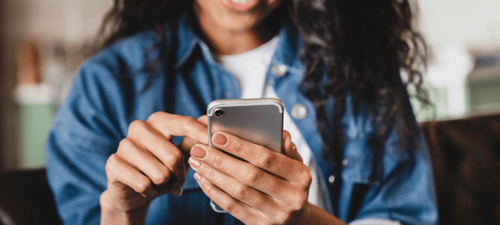 Cum să îmbinați contactele pe iPhone