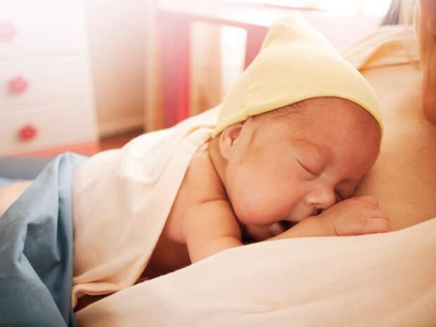 Timpul și frecvența alăptării nou-născuților