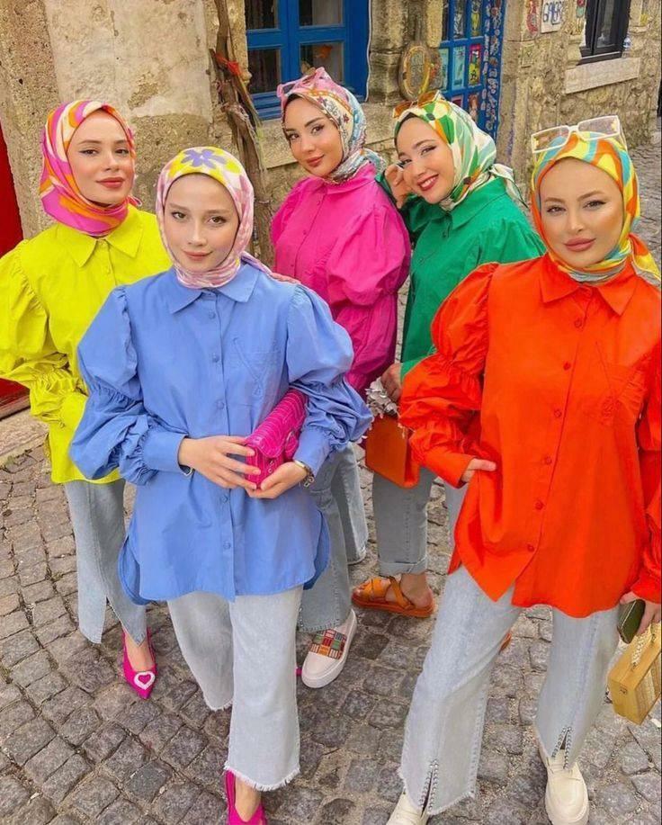 Moda de culoare contrastantă Hijab