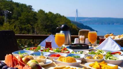 Unde sunt cele mai bune locuri de mic dejun din Istanbul? Sugestii de locuri pentru micul dejun împletite cu natura...