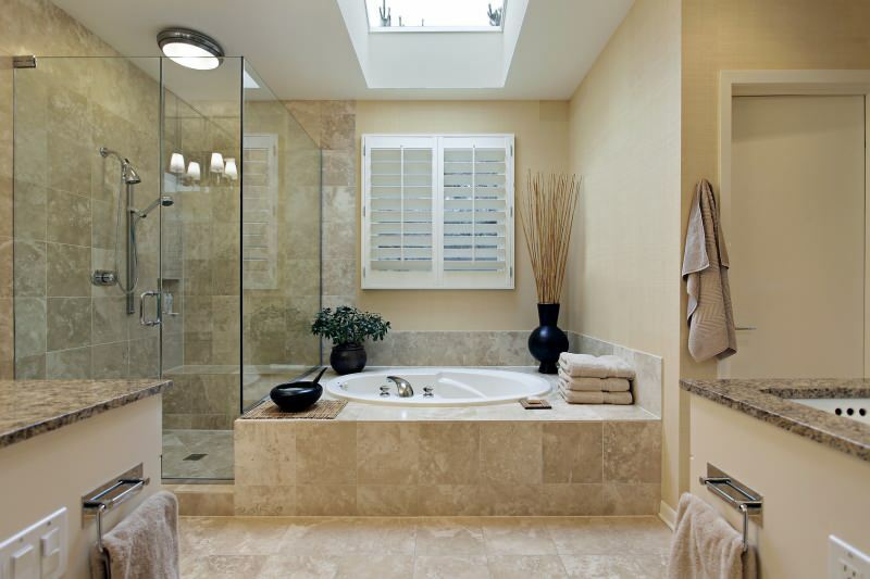 Câți metri pătrați ar trebui să fie dimensiunile ideale pentru baie și cabină de duș?