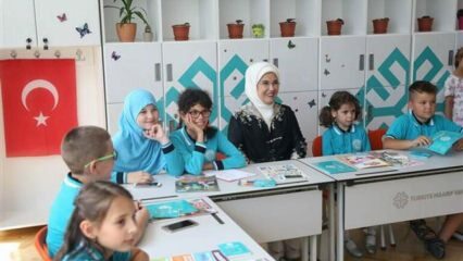 Prima Doamnă Erdoğan a vizitat școlile Maarif