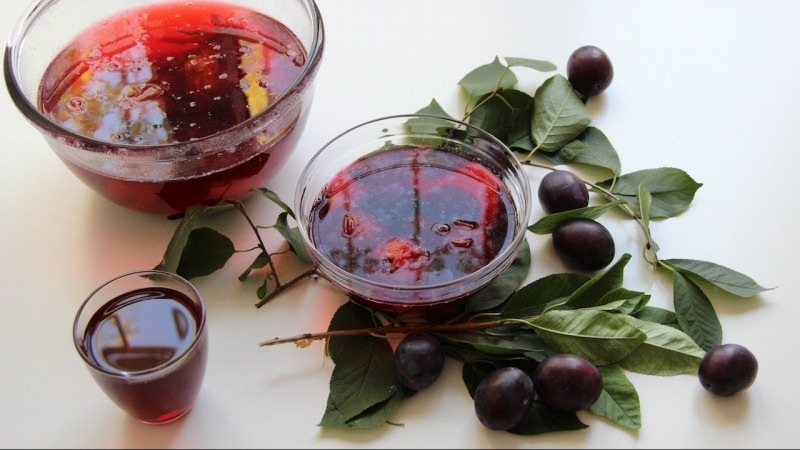 Rețetă de compot medicinal de prune! Cum se face cel mai ușor compot de prune?