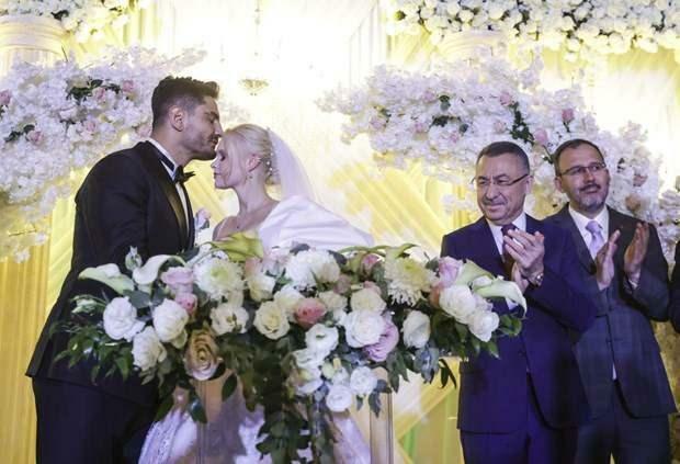 Taha Akgul s-a căsătorit