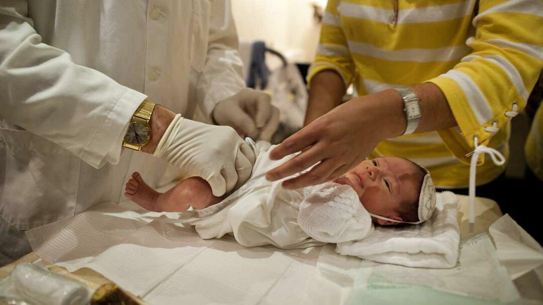 circumcizia nou-născutului