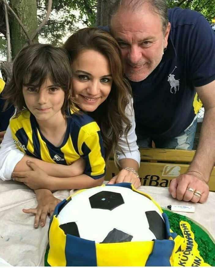 Fosta soție a lui Burak Sergen, Ișıl Sergen și fiul ei