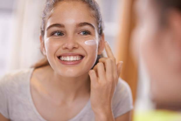 Cum se face cea mai ușoară și eficientă îngrijire a pielii? Îngrijirea de urgență a pielii în 5 pași