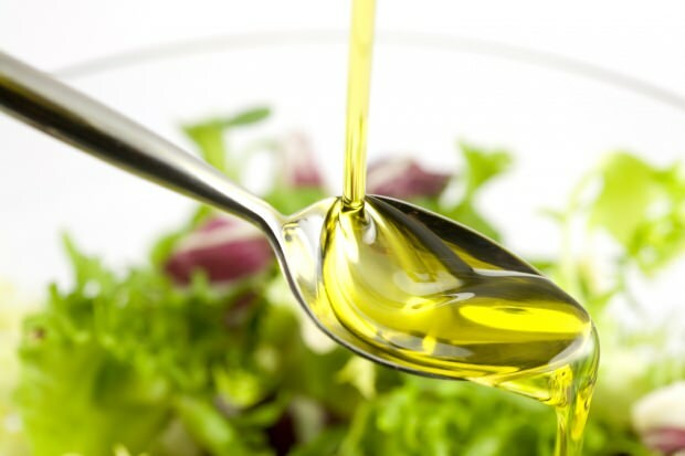 Care sunt avantajele uleiului de măsline pentru piele și păr? Cum se aplică uleiul de măsline pe păr și piele?