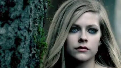 Avril Lavigne are boală ucigașă tăcută!