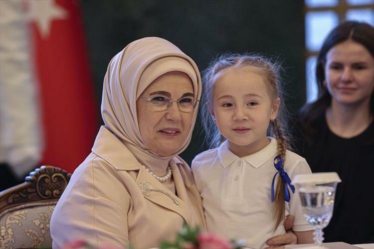 Emine Erdoğan a sărbătorit Ziua Internațională a Copilului