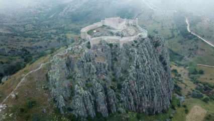 Trezirea Unde se află Castelul Kuvel în Marele Seljuk? Semnificația istorică a castelului Kuvel