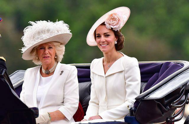 Regele Angliei III. Soția lui Charles, Camilla și Kate Middleton