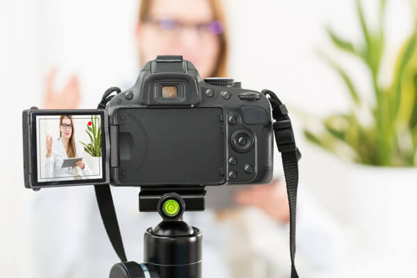 Un SLR digital este o alegere excelentă pentru înregistrarea videoclipurilor de calitate.