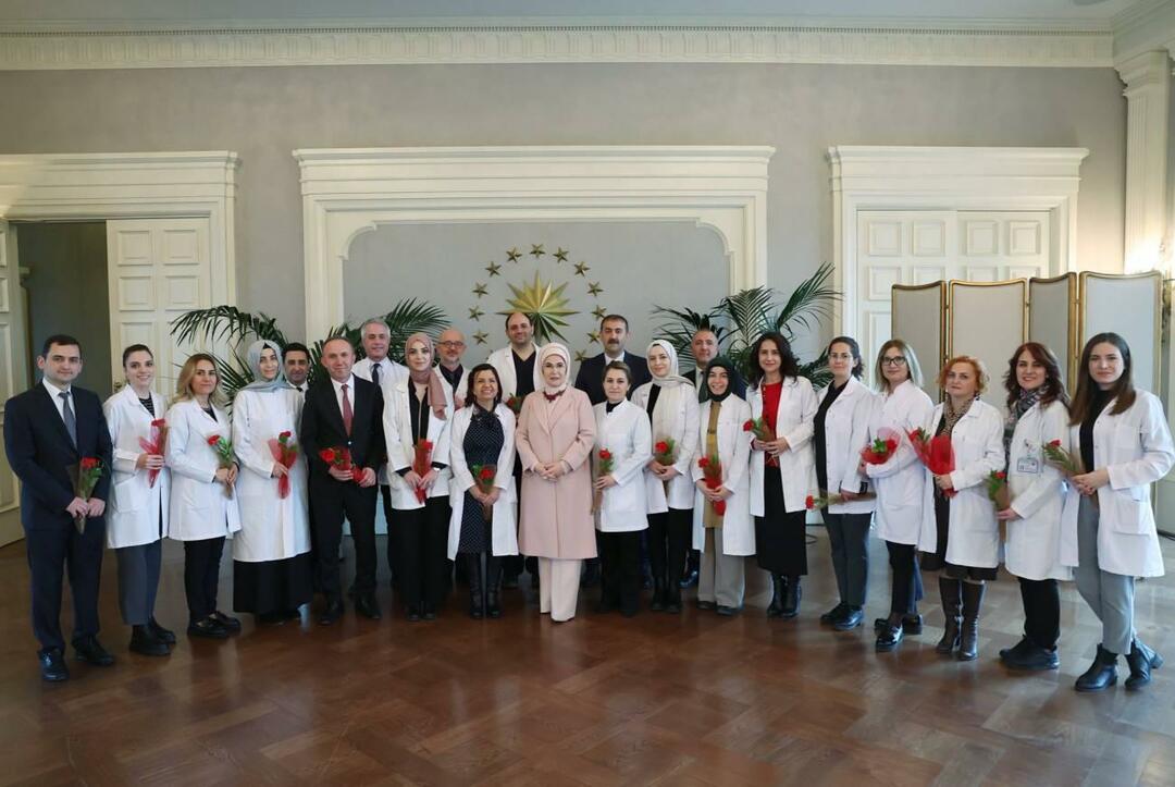 Emine Erdoğan sa întâlnit cu echipa medicală a Președinției