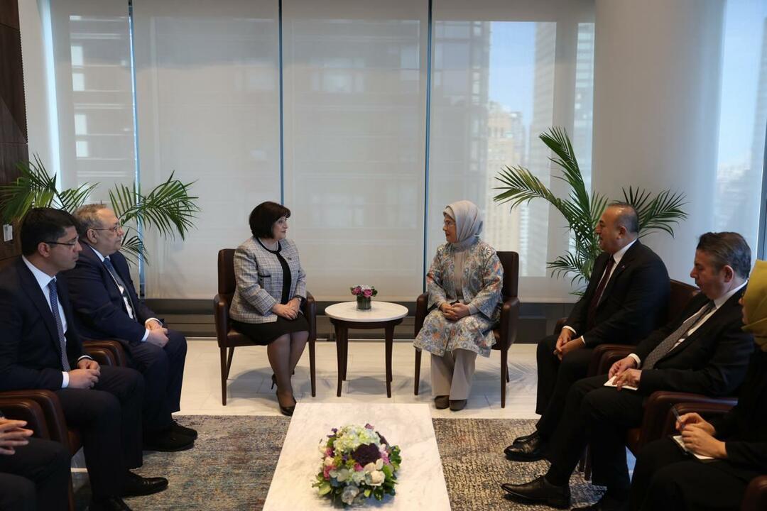 Emine Erdoğan s-a întâlnit la New York cu președintele Parlamentului azer, doamna Gafarova
