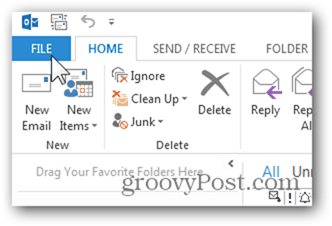 Adăugați Mailbox Outlook 2013 - Faceți clic pe File