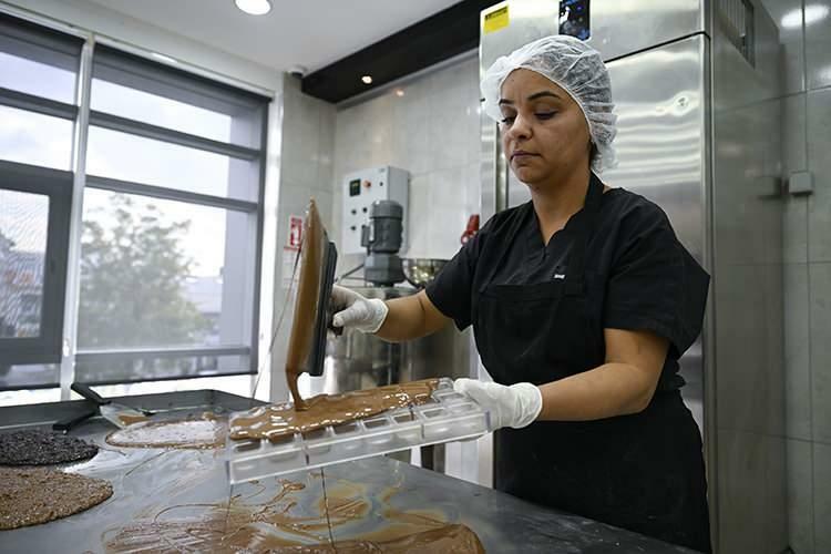 Producţia de ciocolată Yeşim Tekin