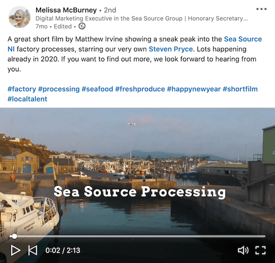 exemplu al unui videoclip linkedin de la melissa mcburney al grupului sursă maritimă care arată câteva imagini din culise ale proceselor lor din fabrică