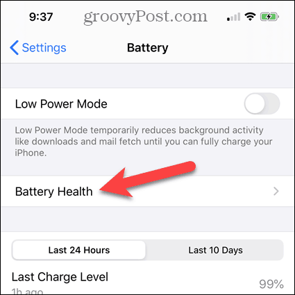 Atingeți Sănătatea bateriei pe ecranul Bateriei iPhone