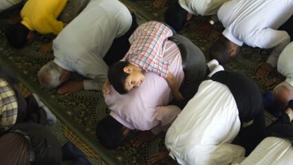 Ar trebui copiii să fie duși la rugăciunea tarawih?
