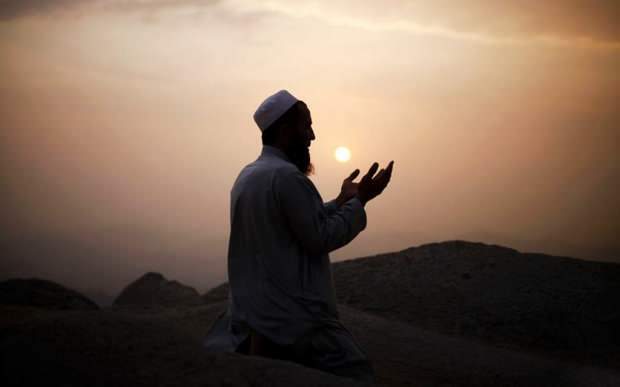 Cum se face rugăciunea de după-amiază? Virtutea citirii lui Surah Amme după rugăciunea de după-amiază